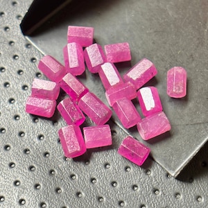 20 Raw Pink Ruby Crystals,Barrel Shape,July Birthstone 6/7 for jewellery making