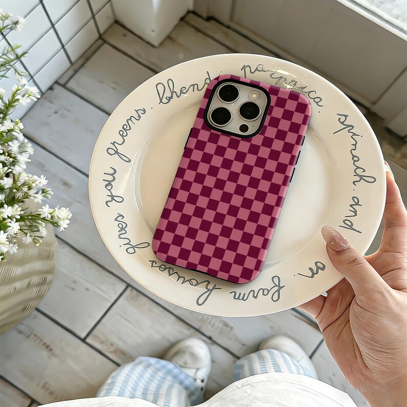 Rosa Rött Schackskal, Flickigt Mobilskal, Trendig Modedesign, Kompatibelt med iiPhone 17 16 15 14 13 12 Pro Max, Samsung S25 24 Ultra bild 2