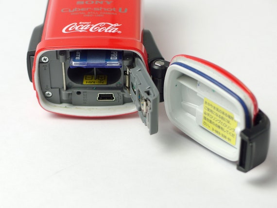 コカ・コーラ景品　SONYサイバーショット ソニー サイバーショットU コカコーラカラー 限定品 レア - メルカリ