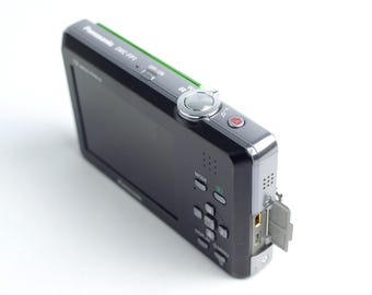 Panasonic Rare Green Lumix Vintage Digital Camera DMC-FP1