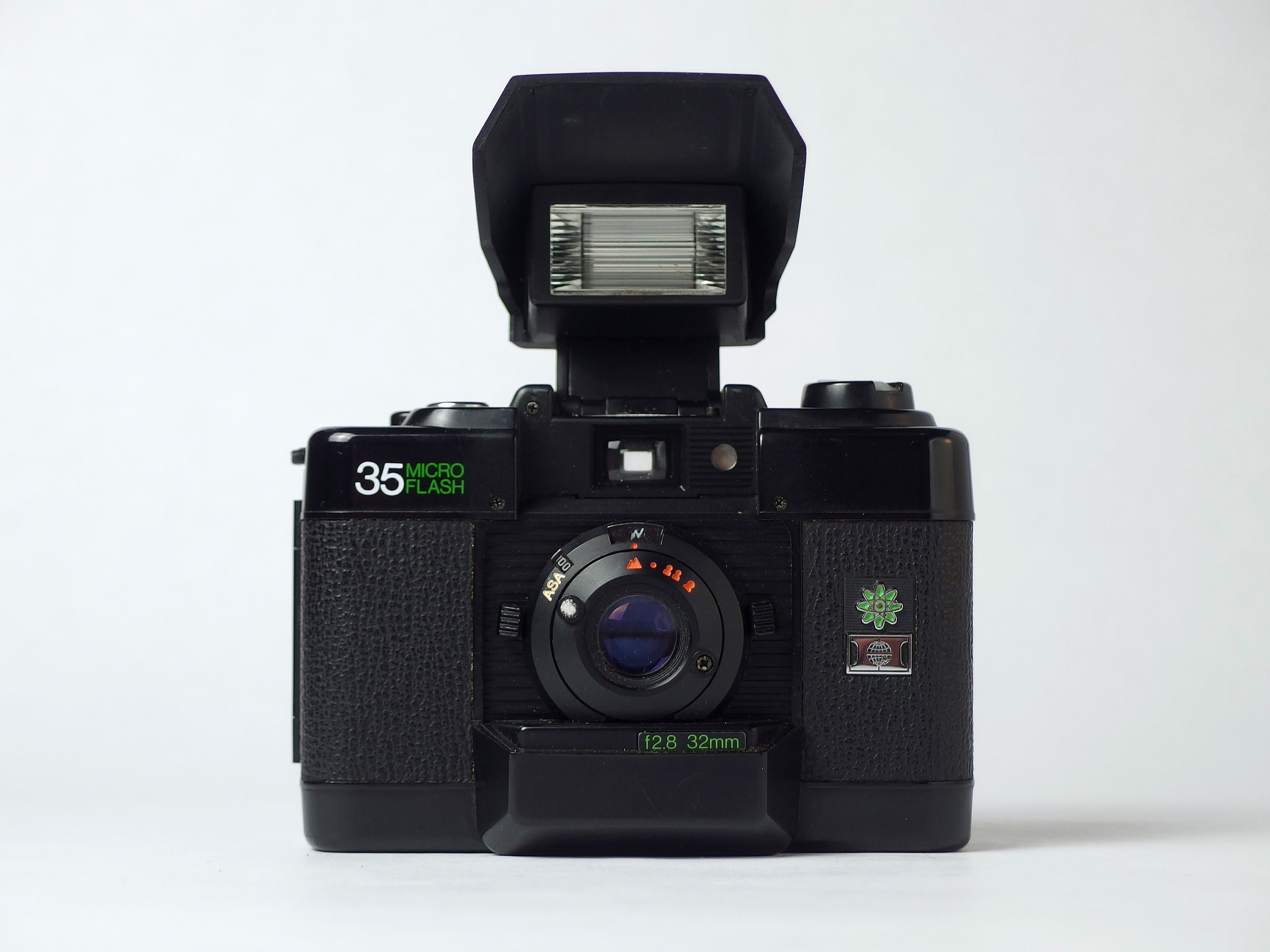 Hanimex 35 Micro Flash Flip-front Compact, Working but No Flash