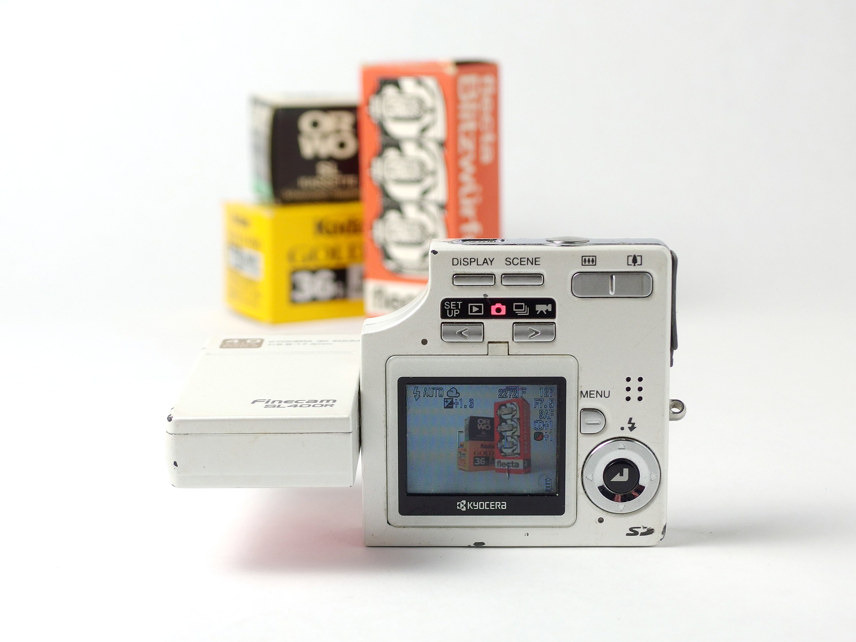 Kyocera Finecam SL400R Rare Pink Ultra-Slim Vintage Digital Camera