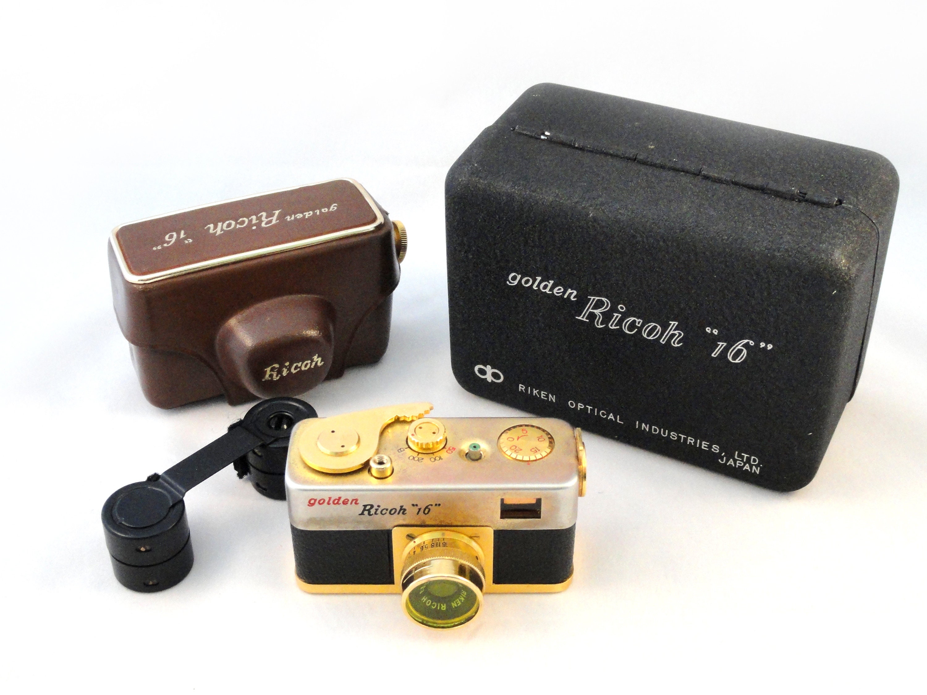 リコー ゴールデン「16」 超小型 18K 金メッキカメラ 金属箱入り、日本
