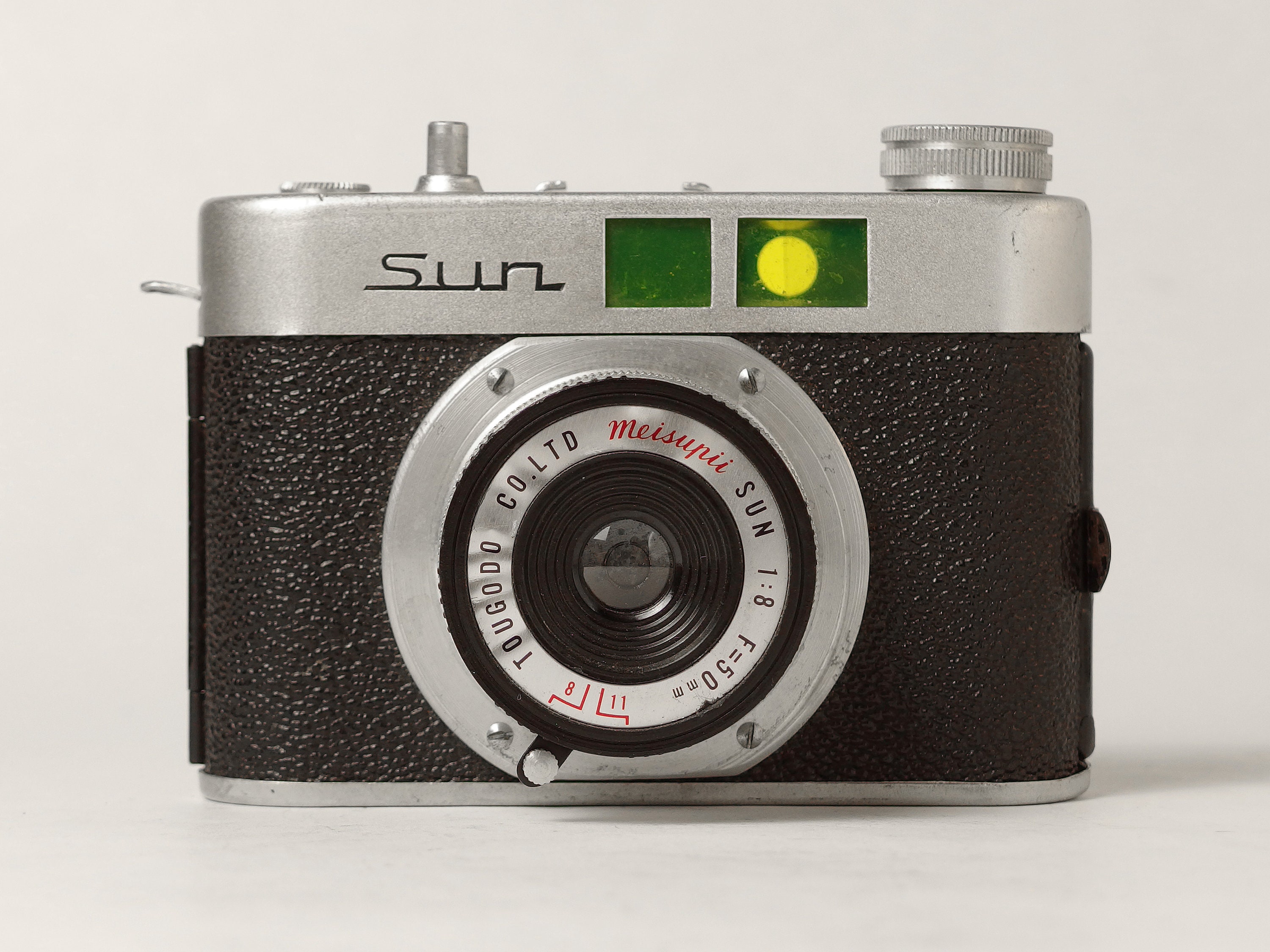 Meisupii Sun Toy Viewfinder Camera, Made in Japan by Tougodo, 1958