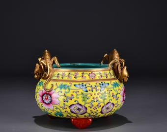 5,11 inch (13 cm) Exquisite vintage Chinese wierookbrander van geel geëmailleerd metaal met vergulde Chi-draak handvatten en bloemenmotief, Aziatische kunstdecoratie