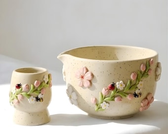 桜の抹茶茶碗セット - 手作りの陶器茶碗、茶筅ホルダー付き、蜂とてんとう虫柄、コテージコアギフト