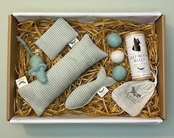 Set de juguetes interactivos para gatos, lanzador hecho a mano, pez, ratón y bolas de lana con hierba gatera, regalo para gatos de color verde salvia.