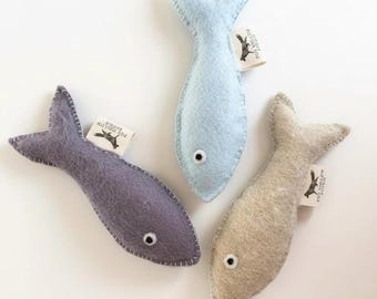 Interactive Cat Fish Toys with Catnip or Valerian - Handmade Wool-Filled, Eco-Friendly Natural Gift for Cats