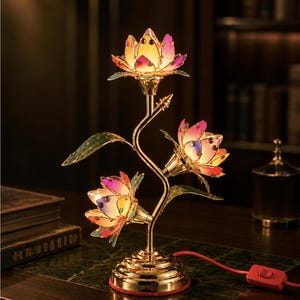Lámpara de mesa con forma de flor de loto, estilo vidriera dorada, luz LED de acento