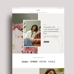 K&ouml;nnte beinhalten: Ein Website-Mockup mit dem Markennamen "DAYNA" oben. Die Seite zeigt eine Frau in einem wei&szlig;en Hemd und Jeans, den Text "Ein Projekt, auf das ich sehr stolz bin, das Nachhaltigkeit an erste Stelle setzt" und Logos von Forbes, Glamour, Vanity Fair und Vogue.