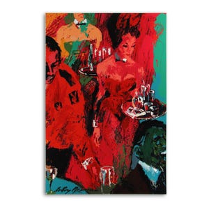 Op de afbeelding: Abstracte kunstprint met een restaurantscène met figuren in rood, oranje en groen. Een vrouw in een rode jurk draagt een dienblad met drankjes. Het kunstwerk heeft een vintage, retro stijl.