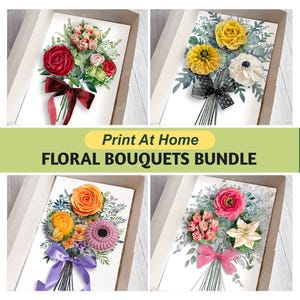 Peut inclure: Un ensemble de quatre impressions de bouquets floraux, chacune dans une boîte en carton. Les bouquets présentent diverses fleurs aux tons de rouge, jaune, orange et rose, avec un feuillage vert. Le texte "Print At Home FLORAL BOUQUETS BUNDLE" est affiché.