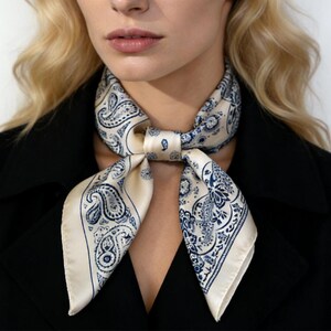 Foulard Carré En Soie Vintage - 50x50 Cm - Marron - Tour De Cou Ou Bandana - Occasion Très Bon état