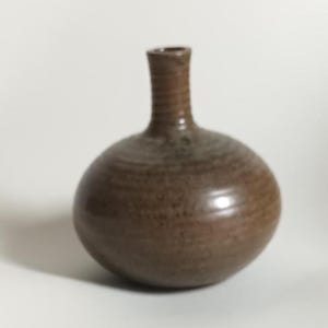 Walter Heufelder Studio Keramik Vase WH 1960er Mid Century Modern Landshut Koeln Steinzeug Sammlerstueck Museum Wabi Sabi Flaschenvase