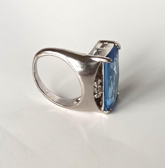 Massive statement ring with light blue crystal (1… - image 4
