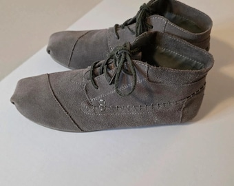 TOMS grijze mocassinlaarzen damesmaat 10 EUC modern ready made
