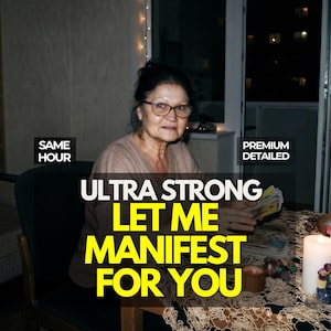 Puede incluir: Una persona con gafas y un suéter marrón sentada a una mesa con cartas del tarot, una vela blanca y cristales. Las superposiciones de texto dicen SAME HOUR, PREMIUM DETAILED, ULTRA STRONG, LET ME MANIFEST FOR YOU en letras blancas y amarillas.