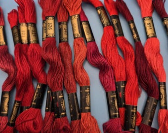 ヴィンテージ DMC レッド刺繍糸 – 6本撚りコットン糸 (新品未使用)