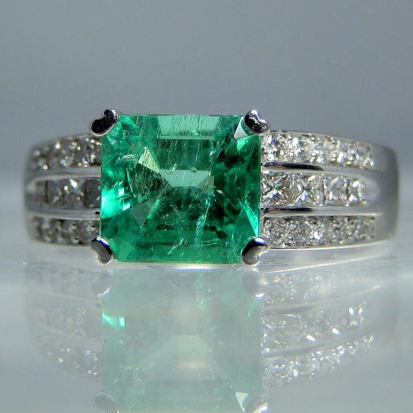 Vintage Iliana Emerald and Diamond 18k White Gold Ring Size 7 A Stunning 1.62 carat Emerald Cut Colombian Emerald Gemstone