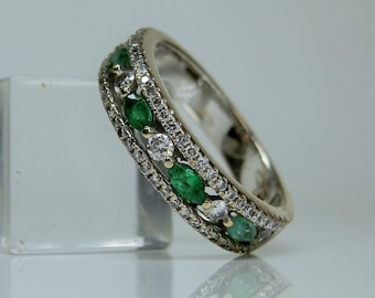 Carnation Designs, Diamond and Emerald, 18k Gold Engagement Band Ring, Size 6 1/2