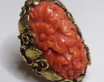 Vintage Carved Coral & 14k Gold Ring. Floral and leaf designs. Exceptional Crafstmanship. Size 3.5