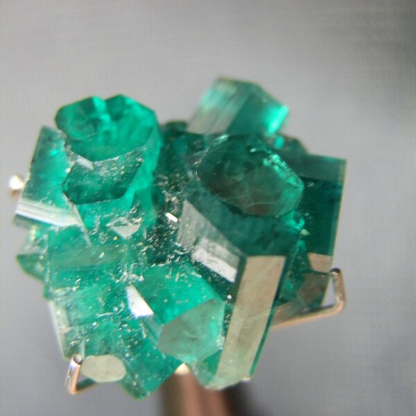 Vintage Gilson Emerald Crystal. 10.48ct Gemstone.