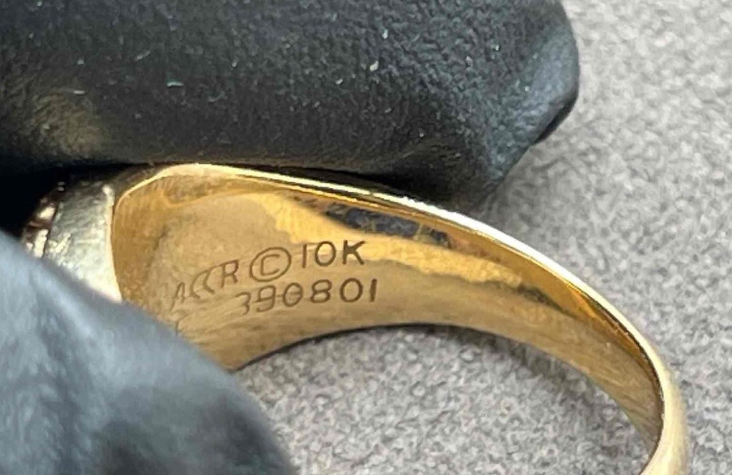 BYU Class Ring: 10k Gold Diamond Signet Ring, Size 5.25 - Etsy