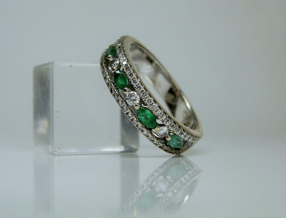 Carnation Designs, Diamond and Emerald, 18k Gold Engagement Band Ring, Size 6 1/2