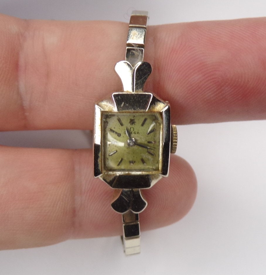 Art Deco 14k Gold Omega Ladies Watch: Solid Gold Case & Band  display picture 1