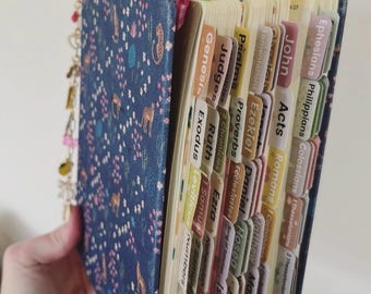 Biblia Cheetah precargada / Notas manuscritas y pestañas de oración