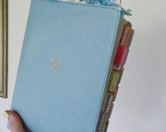 Every Woman’s Bible NLT: Journaling Bible with Tabs, Notes, Prayer Pages