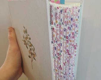 Biblia Hosanna Revival precargada / Limón blanco, pestañas, notas manuscritas (para iniciar un diario bíblico)