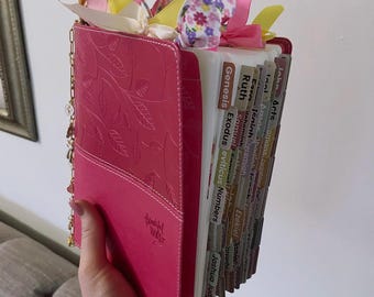 Pink Large Print NIV Bible Journaling Bible with Tabs, Notes, Prayer Pages