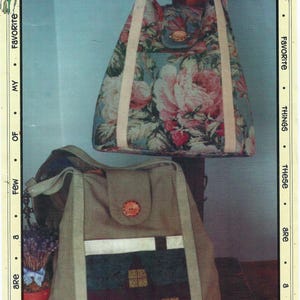 以下が含まれることがあります： 2つの布製バッグのパターンデザインの画像。 上部のバッグは、青い背景にピンクと白のバラのフローラルパターンです。 下部のバッグは、パッチワークデザインと「A Bonnie Bag」のテキストが入ったタン色です。