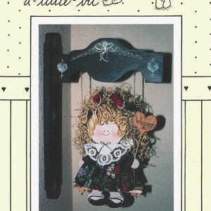 Sharin-a-Little-bit Designed by Sharon Sharp for Swinging Sissy Pattern #104 21" High x 15" Side with Welcome Sign1992 MINT CONDITION