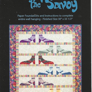 Puede incluir: Un patrón de acolchado titulado Stompin' at the Savoy, TMFP2001, con bases de papel e instrucciones para un tapiz de 76,2 cm por 85,1 cm. El diseño muestra cinco filas de zapatos coloridos con diversos estampados.