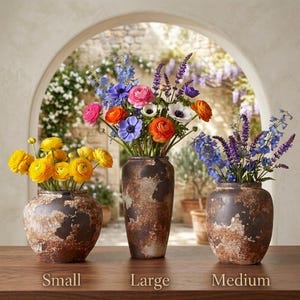 Rustieke terracotta vaas | Grote bloemvaas van steengoed | Landelijke keramische decoratie voor woonkamer, tafel, plank, schoorsteenmantel of als middelpunt