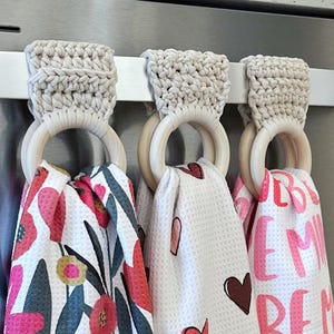Haakpatroon | Patroon gehaakte handdoekhouder | Patroon voor zelfgehaakte handdoektopper pdf-download afbeelding 2