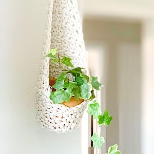 DIY Crochet Pattern | Crochet Plant Hanger | Boho Hanging Planter Pod | Modern Macrame Inspired Plant Holder