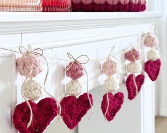 DIY Crochet Pattern | Crochet String of Hearts Garland Pattern | Crochet Valentine's Day Pattern | Valentine's Day Decor