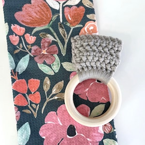Crochet Towel Holder Hanging Kitchen Towel Holder with Rings Dish Towel Hanger Housewarming Gift image 5