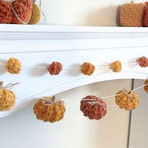 Crochet Pumpkin Garland Pattern - Fall Garland, Halloween Mantel Decor, Thanksgiving Decorations, Autumn Home Decor PDF image 3