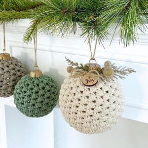 Crochet Pattern | Crochet Christmas Ball Ornament Pattern 097 | Crochet Bauble Pattern | DIY Christmas Tree Decorations image 4