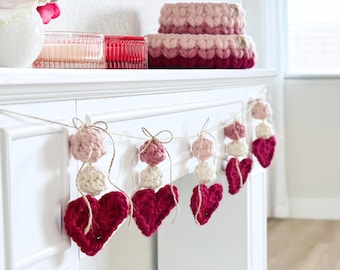 Heart Garland Crochet Pattern - Valentine Decor PDF, String of Hearts Banner, Video Tutorial
