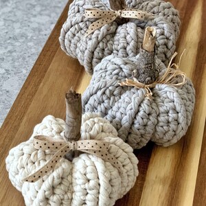 Schema per realizzare una piccola zucca all'uncinetto - Zucca rustica amigurumi in PDF, decorazioni autunnali e di Halloween, decorazioni fai da te per il Giorno del Ringraziamento immagine 8