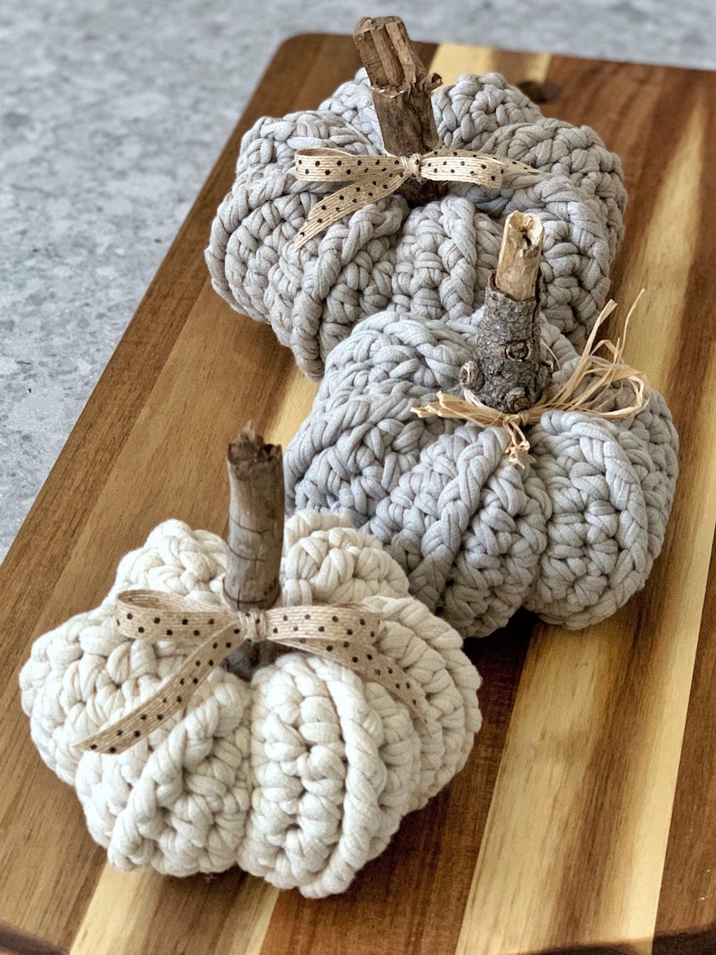 Schema per realizzare una piccola zucca all'uncinetto - Zucca rustica amigurumi in PDF, decorazioni autunnali e di Halloween, decorazioni fai da te per il Giorno del Ringraziamento immagine 8
