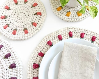 Crochet Doily Pattern - Round Placemat with Tulips, Floral Table Decor, DIY Spring Table Setting