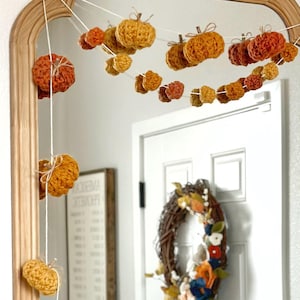 Crochet Pumpkin Garland Pattern - Fall Garland, Halloween Mantel Decor, Thanksgiving Decorations, Autumn Home Decor PDF image 4