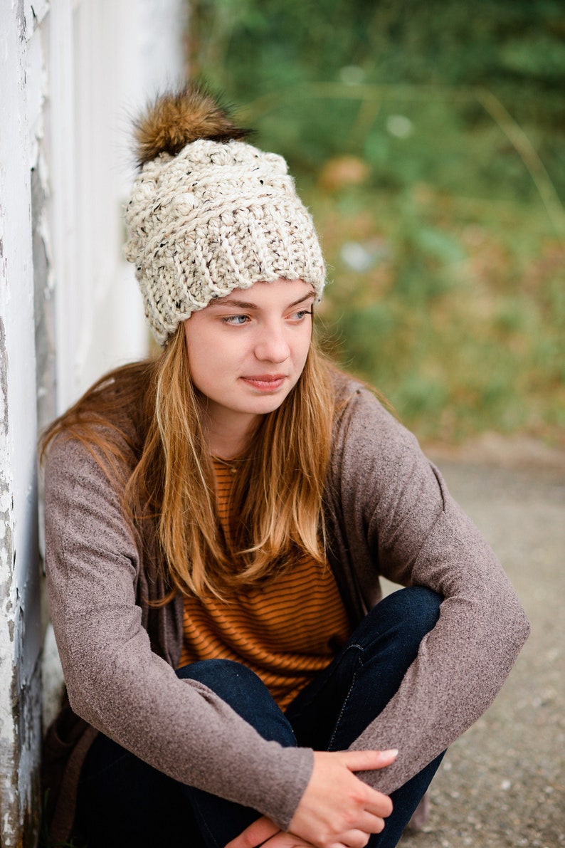 Women/'s Winter Hat Crochet Beanie Hat with Pom Pom Chunky Wool Hat for Her Winter Accessories Bobble Beanie Gift for Her