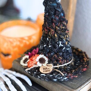Halloween-haakpatroon | Set van 3 decoratieve Halloween-heksenhoeden | Spookachtig decor | Eenvoudige doe-het-zelf-herfstdecoraties | Herfstmanteldecor